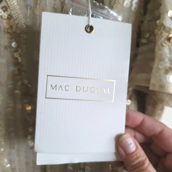 Mac Duggal, Sequined V-neck Flutter Sleeve Tea Length Dress,Oyster,Size 12, NWT - Picture 11 of 12